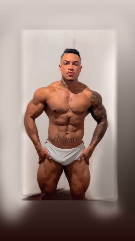 Foto di nudo di fuga di OnlyFans di Douglas Richard