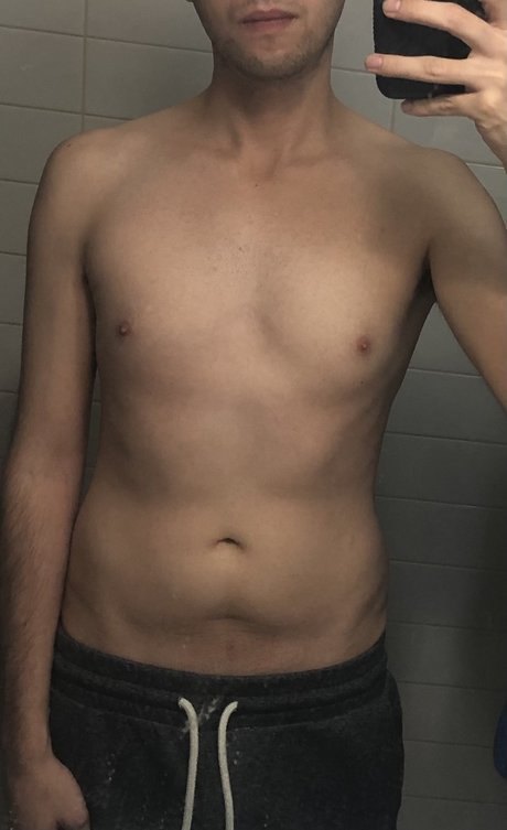 Foto di nudo di fuga di OnlyFans di Rhettmitchell91