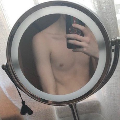 Foto di nudo di fuga di OnlyFans di Reve Dean