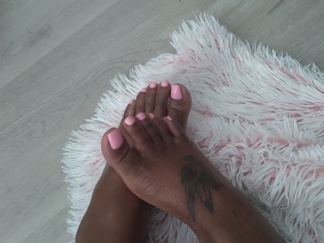 Foto di nudo di fuga di OnlyFans di Sweet Ampamp Pink