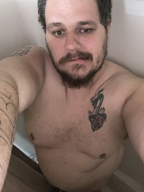 Foto di nudo di fuga di OnlyFans di Redwood