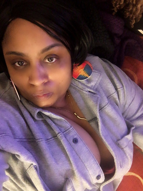 Foto di nudo di fuga di OnlyFans di Tonya