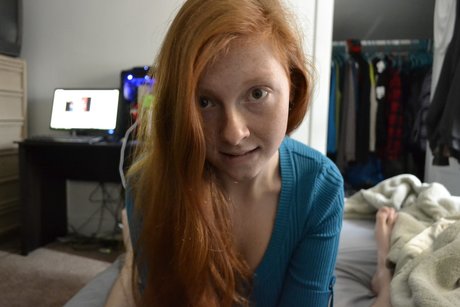 Foto di nudo di fuga di OnlyFans di Redlovelyred