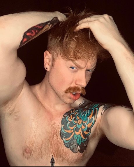 Foto di nudo di fuga di OnlyFans di Redhotmajor