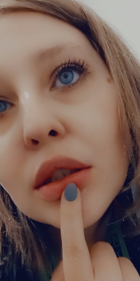 Foto di nudo di fuga di OnlyFans di Red Delicious