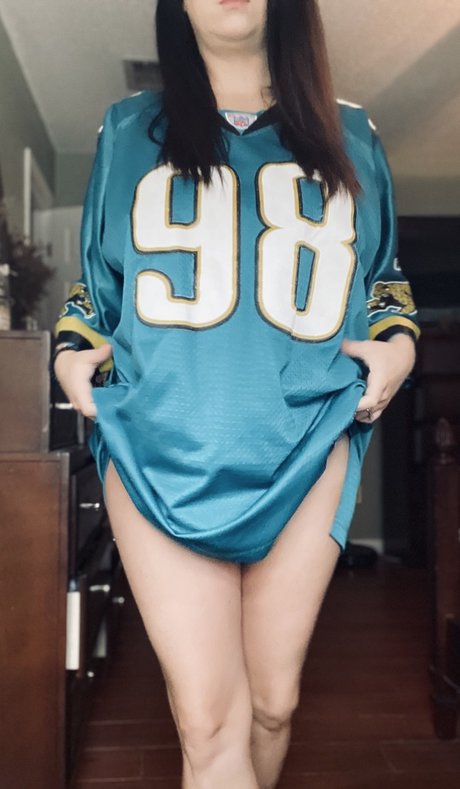 Foto di nudo di fuga di OnlyFans di Reba  