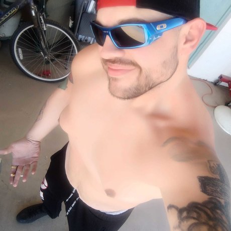 Foto di nudo di fuga di OnlyFans di J