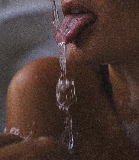 Foto di nudo di fuga di OnlyFans di Raysha