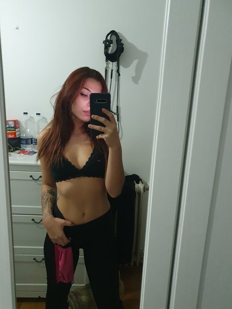 Foto di nudo di fuga di OnlyFans di Auriii