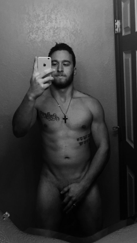 Foto di nudo di fuga di OnlyFans di Ray Monte
