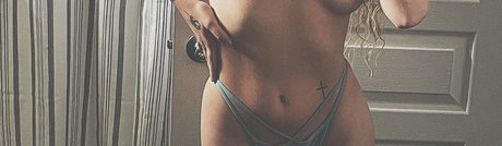 Foto di nudo di fuga di OnlyFans di Raven Phoenix