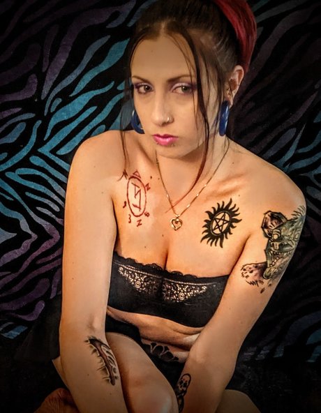 Foto di nudo di fuga di OnlyFans di Raven Marie