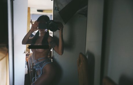 Foto di nudo di fuga di OnlyFans di Birdie