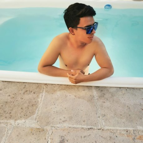 Foto di nudo di fuga di OnlyFans di Rau Sans