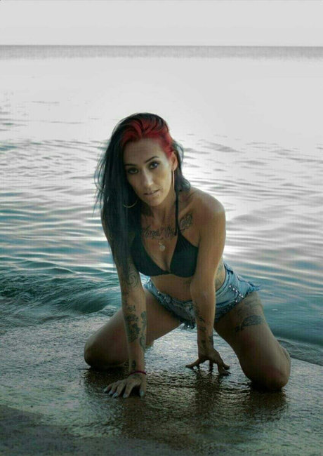 Foto di nudo di fuga di OnlyFans di Rain