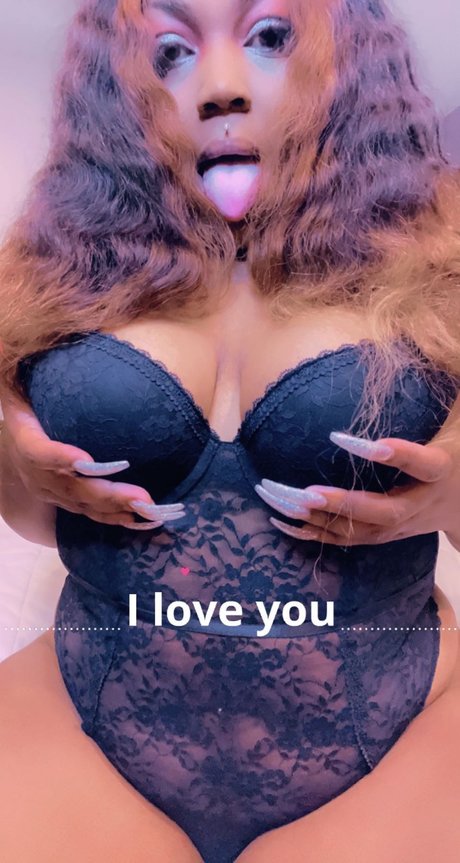 Foto di nudo di fuga di OnlyFans di Rain Miller