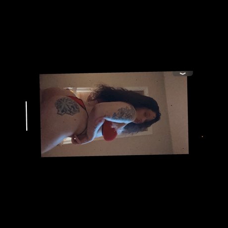 Foto di nudo di fuga di OnlyFans di Rainesgarden