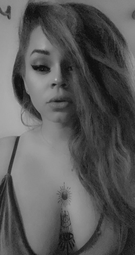 Foto di nudo di fuga di OnlyFans di Raine