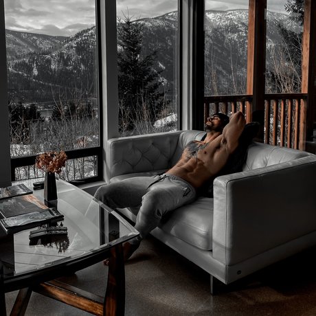 Foto di nudo di fuga di OnlyFans di  Rage 