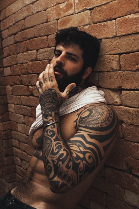 Foto di nudo di fuga di OnlyFans di Rafael Newbold