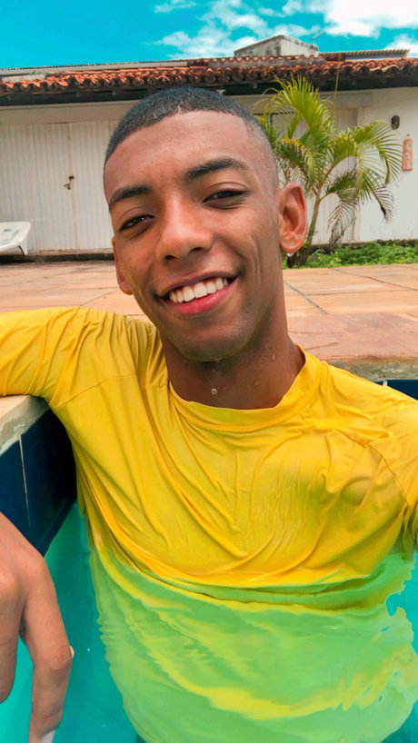 Foto di nudo di fuga di OnlyFans di Rafael Almeida