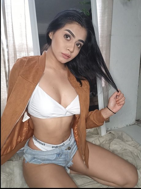 Foto di nudo di fuga di OnlyFans di Mariana Zeab