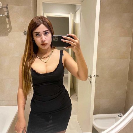 Foto di nudo di fuga di OnlyFans di Mardecaramelos