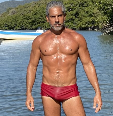 Foto di nudo di fuga di OnlyFans di Marcelo Caiazzo