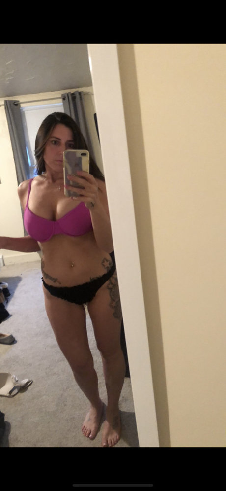 Foto di nudo di fuga di OnlyFans di April Marie