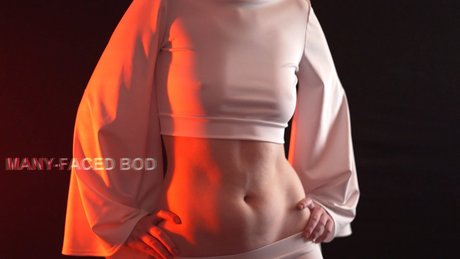 Foto di nudo di fuga di OnlyFans di Manyfaced Bod