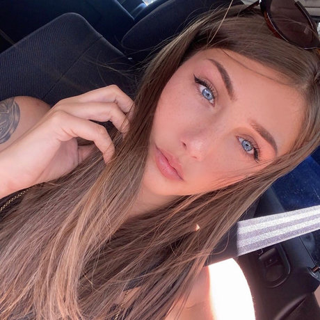 Foto di nudo di fuga di OnlyFans di Manuela Elena 