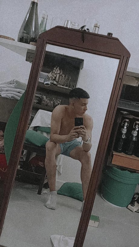 Foto di nudo di fuga di OnlyFans di Fernando Manriquez