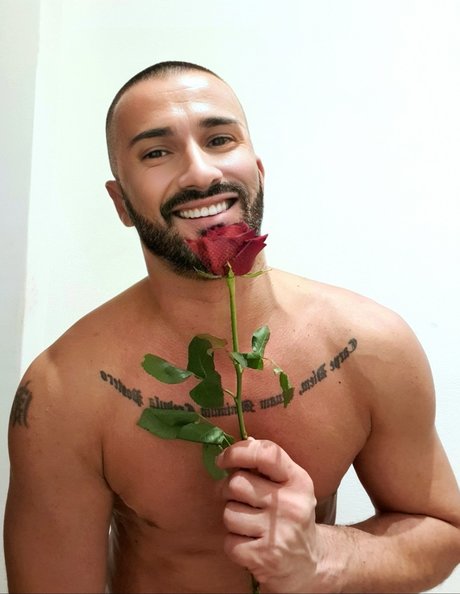 Foto di nudo di fuga di OnlyFans di Manolo
