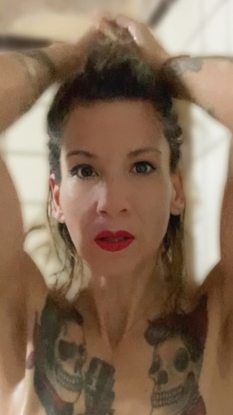 Foto di nudo di fuga di OnlyFans di Americantina