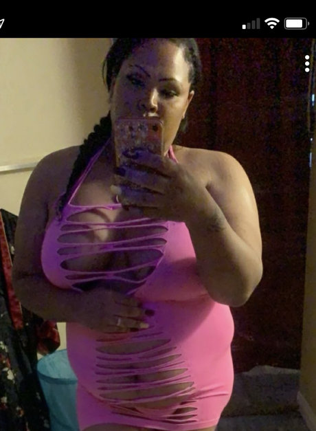 Foto di nudo di fuga di OnlyFans di Nina Summers