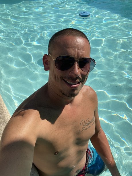 Foto di nudo di fuga di OnlyFans di Roro210469