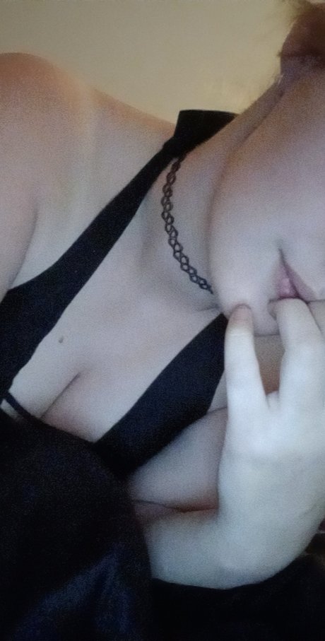 Foto di nudo di fuga di OnlyFans di Bitch21