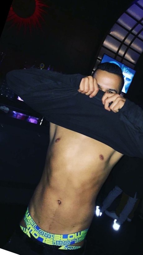 Foto di nudo di fuga di OnlyFans di Roman Sixxx