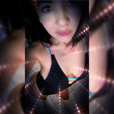 Foto di nudo di fuga di OnlyFans di Romanela