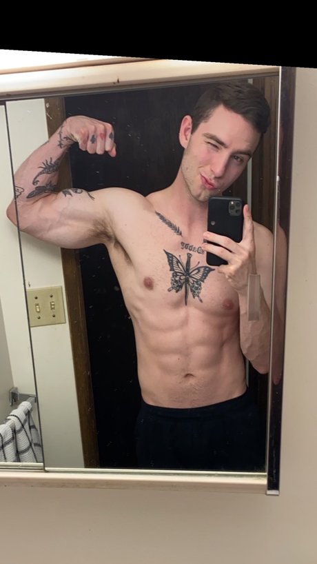 Foto di nudo di fuga di OnlyFans di Rocky Strong