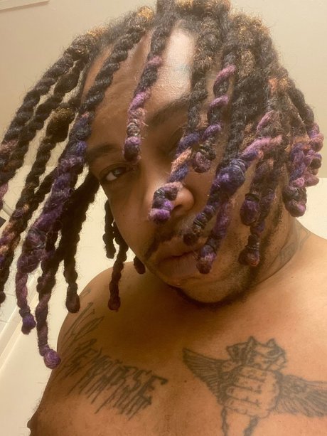 Foto di nudo di fuga di OnlyFans di Roccy Ganz
