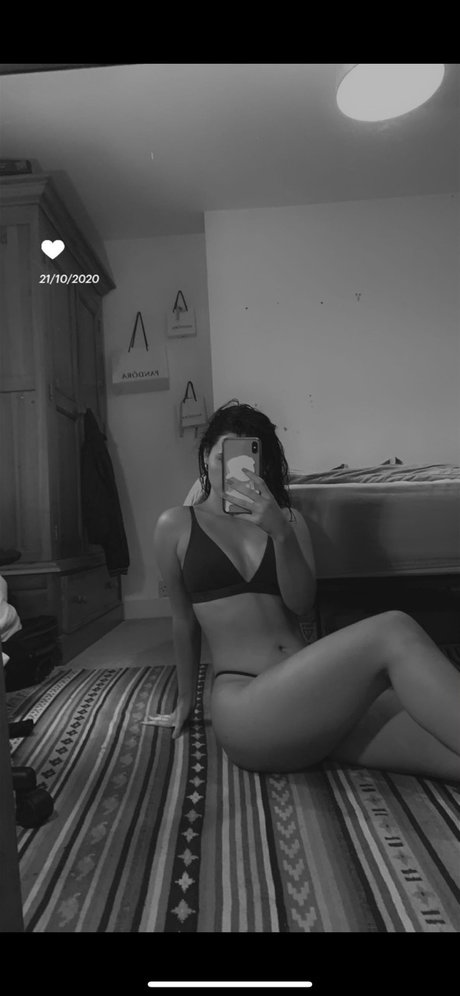 Foto di nudo di fuga di OnlyFans di Erin
