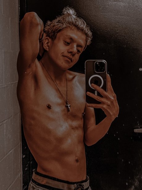 Foto di nudo di fuga di OnlyFans di Robesthetic 