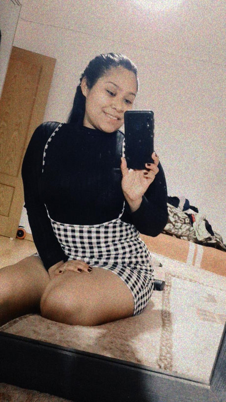 Foto di nudo di fuga di OnlyFans di Paola