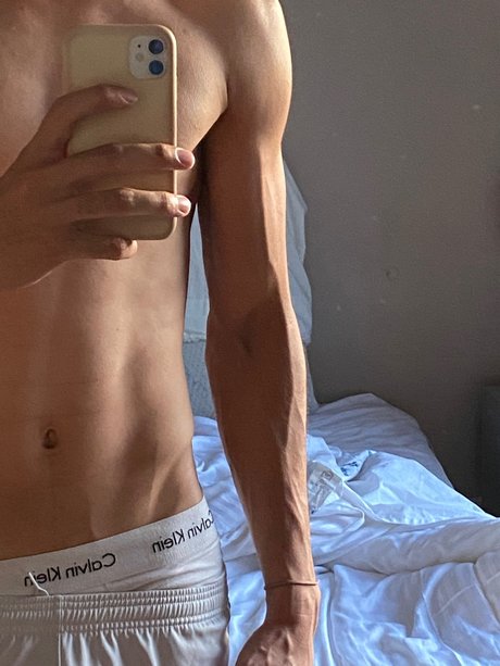 Foto di nudo di fuga di OnlyFans di Martin