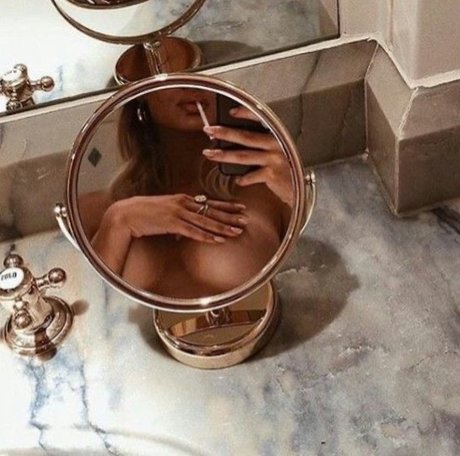 Foto di nudo di fuga di OnlyFans di Martina333