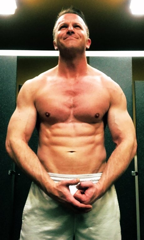 Foto di nudo di fuga di OnlyFans di Marshall Ryan