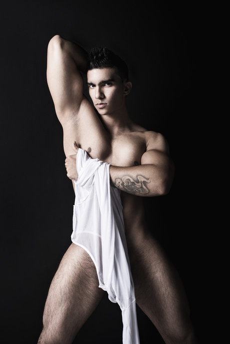 Foto di nudo di fuga di OnlyFans di Marshall