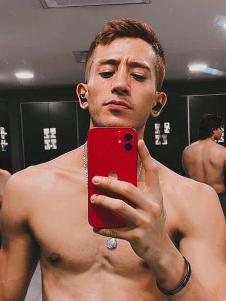 Foto di nudo di fuga di OnlyFans di Marioversa