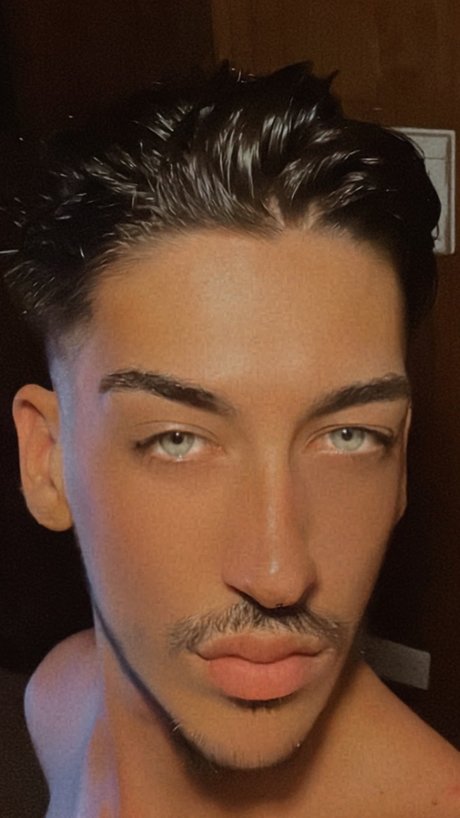 Foto di nudo di fuga di OnlyFans di Angelprivvt
